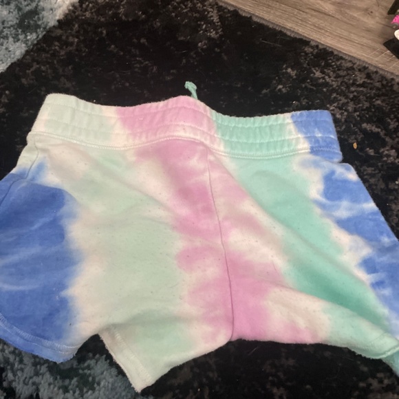 Shorts - Picture 2 of 4